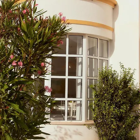 Balili House * Ferrel (Leiria)